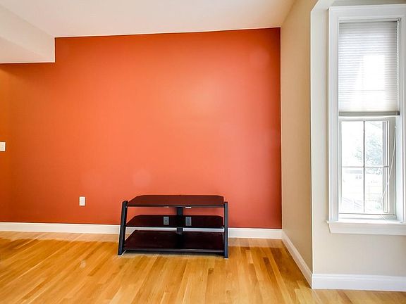 5th image of 137 Billings St #2
