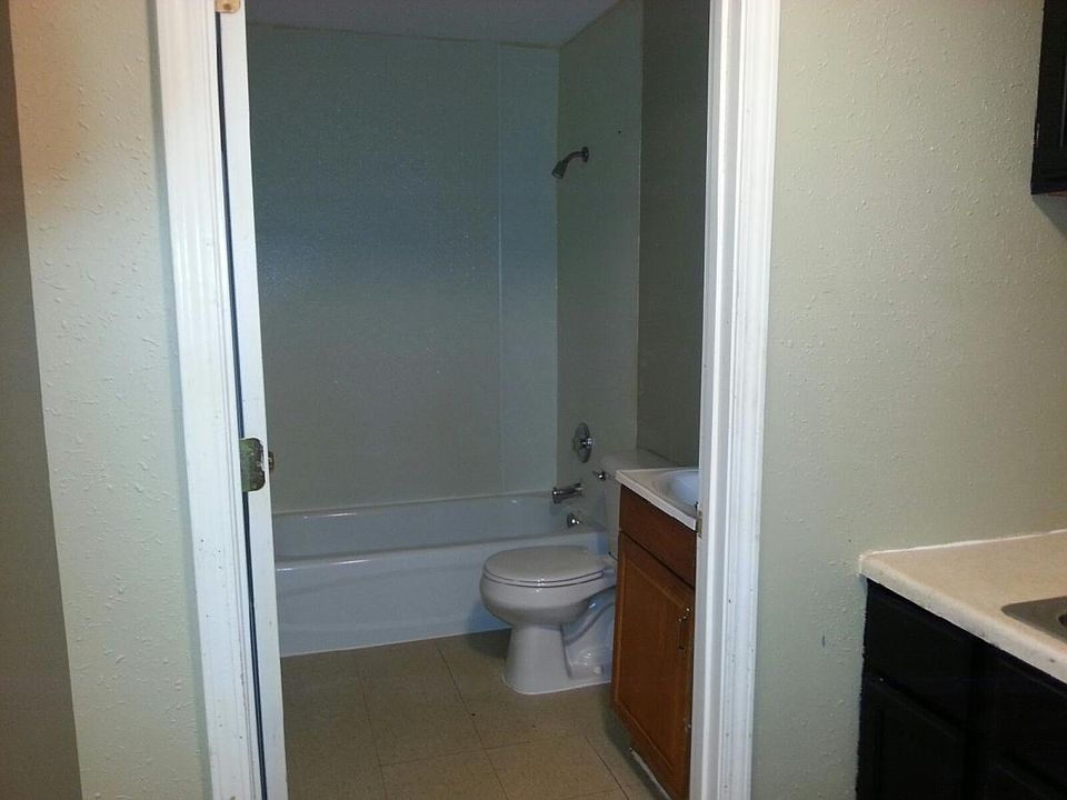 2nd image of 8414 Lowell Ln
