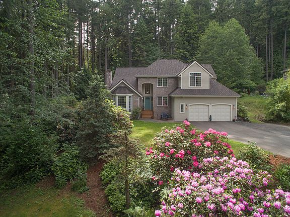 2nd image of 5448 Diamond Pl NE
