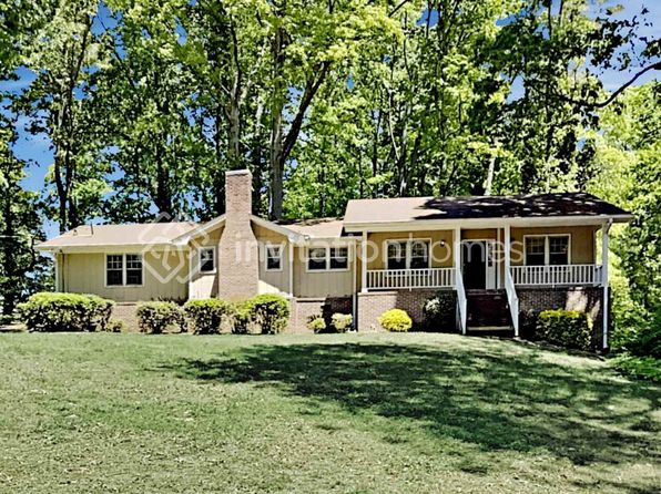 3158 Larkspur Cir