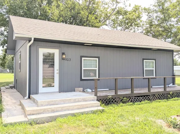 1103 2nd St, Americus, KS 66835