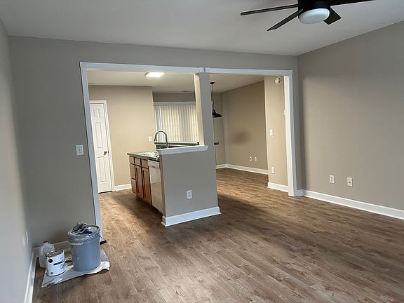 3rd image of 111B Laura Ln