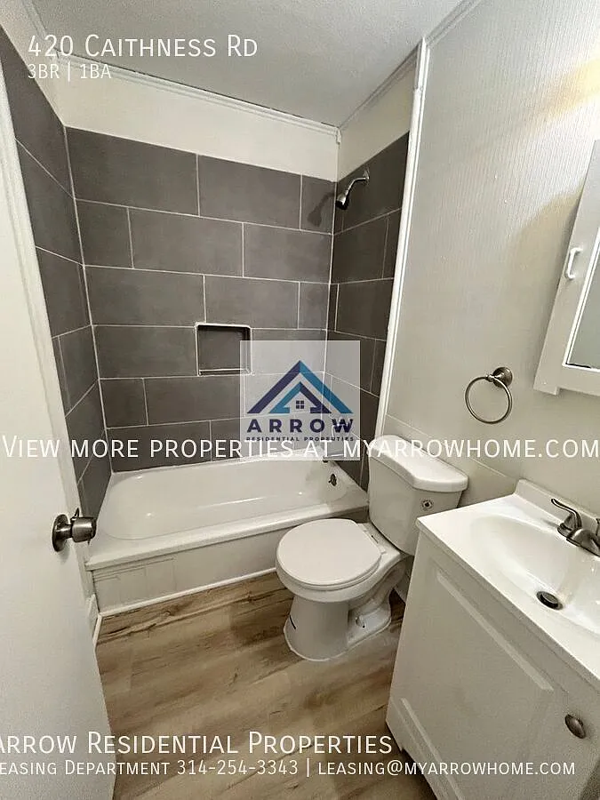 420 Caithness Rd | 3 Br 1 Ba | 854 Sq. Ft — Photo 2