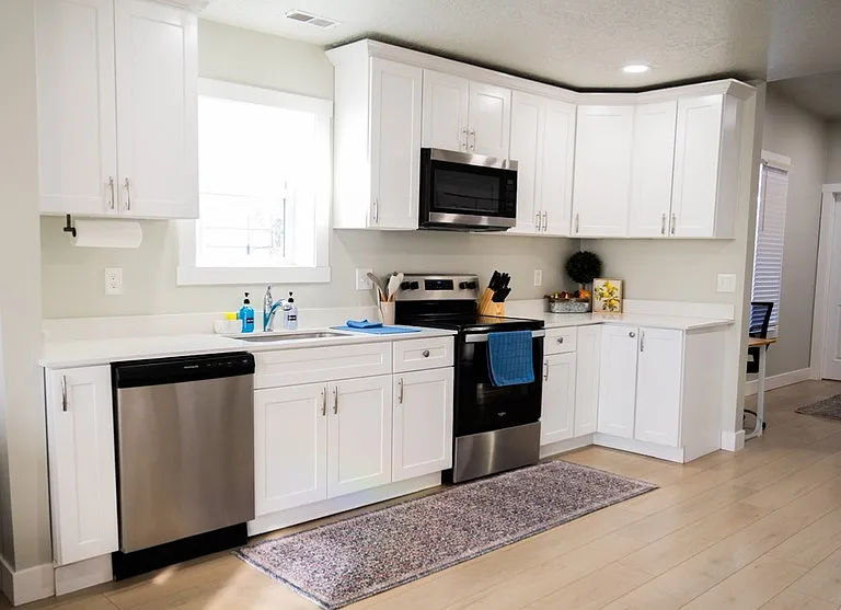 331 E Hampton Ave — Photo 4