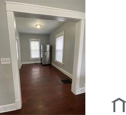 5th image of 28 E Woodrow Ave
