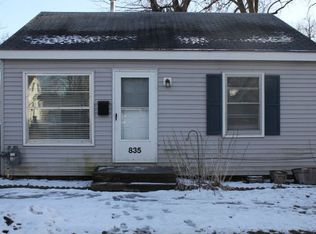 835 36th St NE, Cedar Rapids, IA 52402