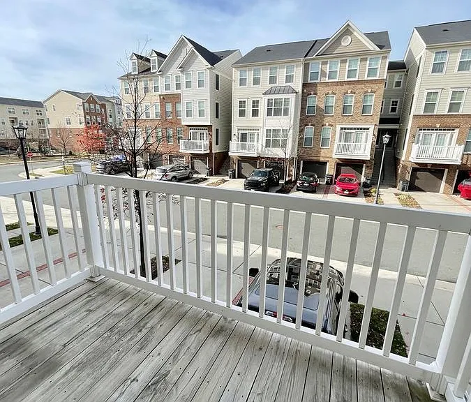 25214 Briargate Ter — Photo 10