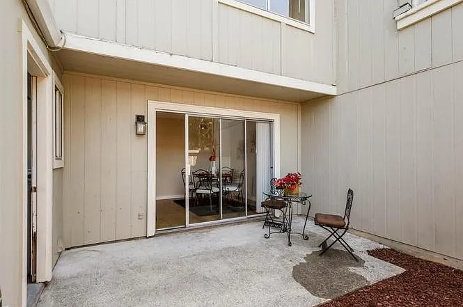 1252 Rosita Rd — Photo 18