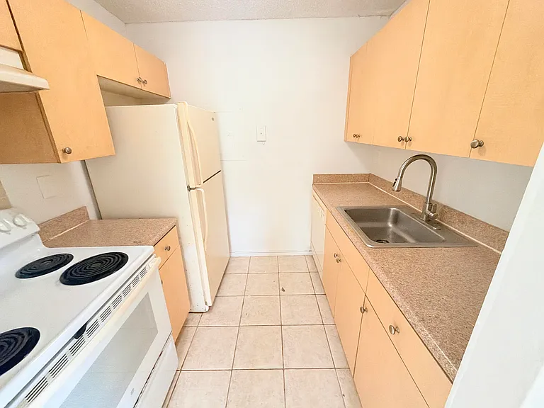 1089 N Benoist Farms Rd #102 — Photo 2