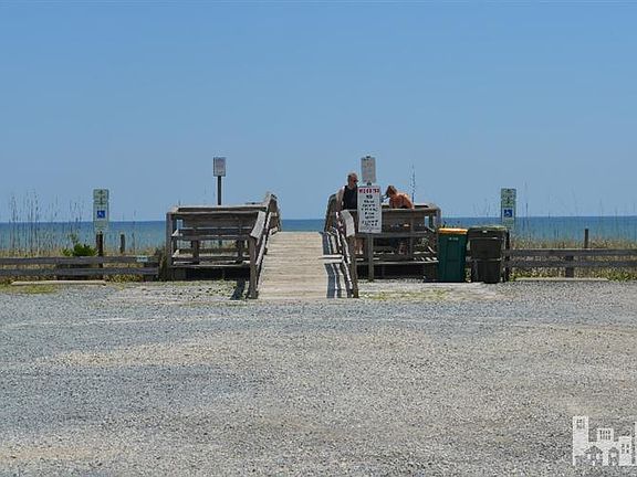 2nd image of 226 S Fort Fisher Boulevard