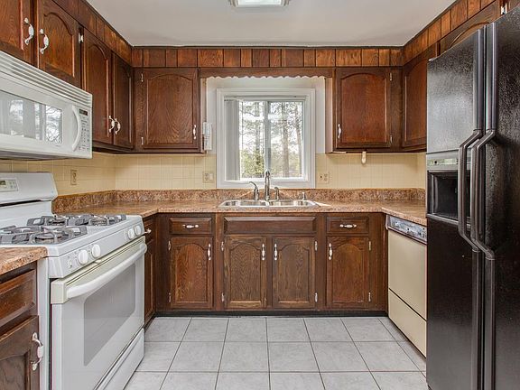 5th image of 53 Sanborn Dr