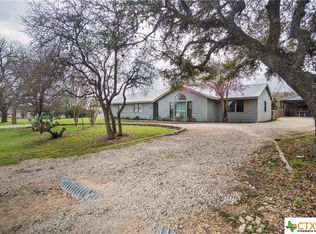 1015 Oakridge Dr, Blanco, TX 78606