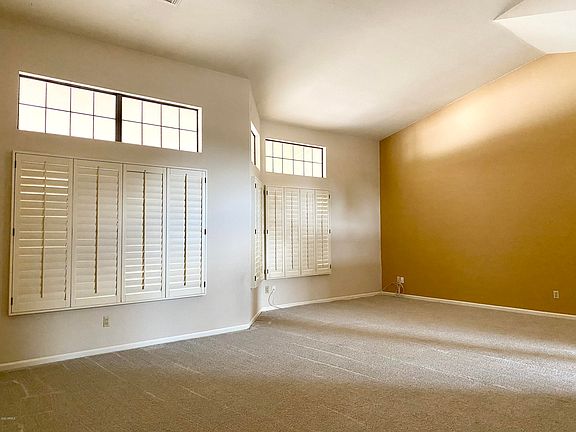 4th image of 6961 W Voltaire Ave
