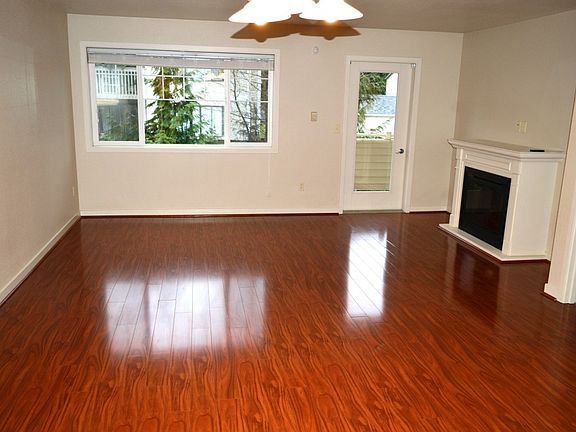 5th image of 13421 97th Ave E Unit 201