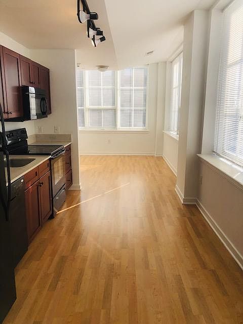 1st image of 3301 Henry Ave #200