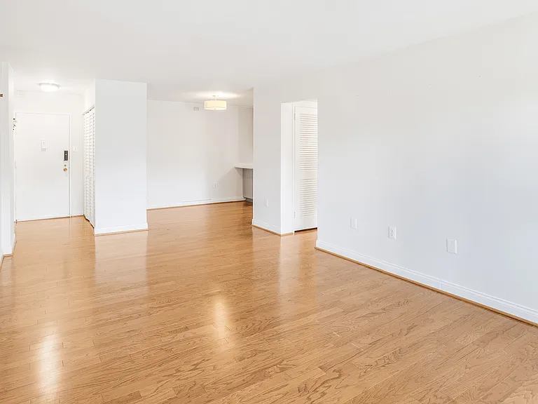700 7th St SW #137 — Photo 8