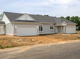 264 Shoreside Dr N #68, Grand Rapids, MI 49548