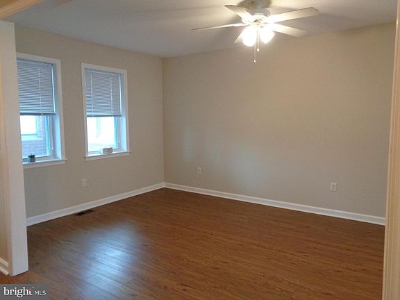 5th image of 2993 Yorkway