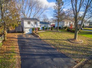 99 Lisa Ln, Spencerport, NY 14559