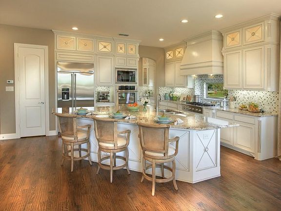 5th image of 814 Calcot Dr