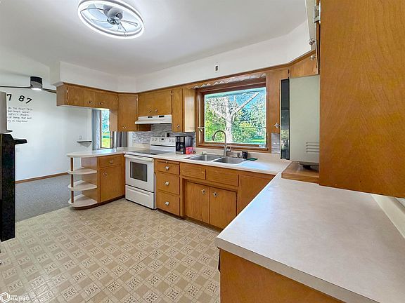 4th image of 702 Mill St