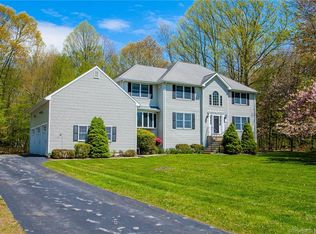 921 Vauxhall Street Ext, Quaker Hill, CT 06375