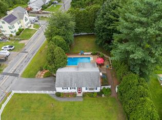 2 Hickory Ln, Methuen, MA 01844