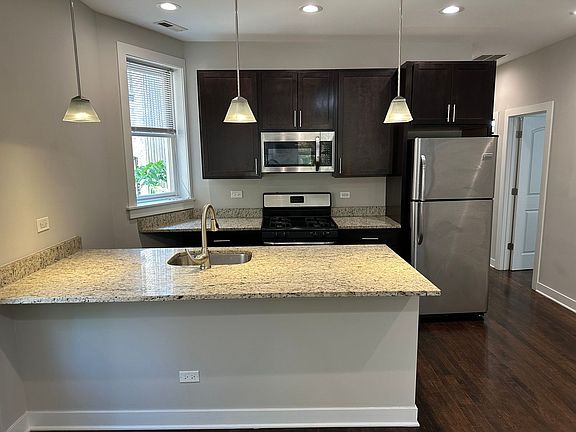 3rd image of 2247 W Thomas St #1F