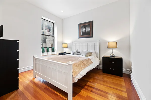 Rented by REAL New York | media 7