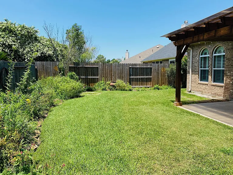24823 Dutton Point Dr — Photo 27
