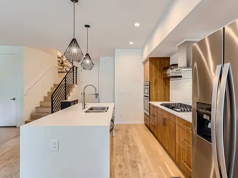 2305 W 52nd Ave — Photo 12
