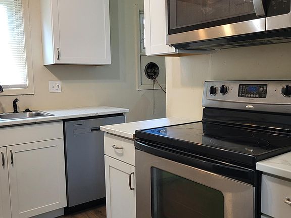 3rd image of 2955 Revels Ave