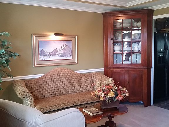 4th image of 2405 Steward Ct