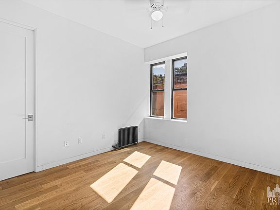 2nd image of 227 Waverly Pl APT 1D