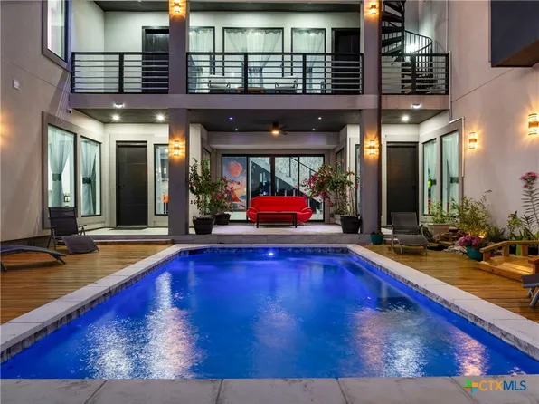 629 Lake Island Dr, Canyon Lake, TX 78133