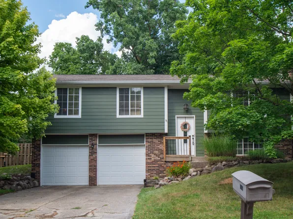 6118 Thrushwood Cir, Indianapolis, IN 46250