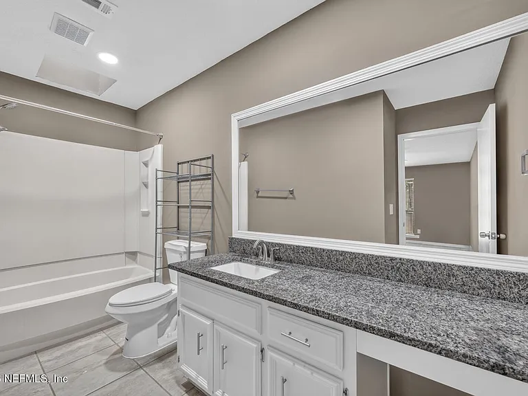 7526 Jasper Ave — Photo 7