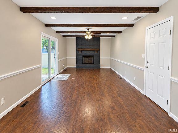 5th image of 8399 Chestnut Dr