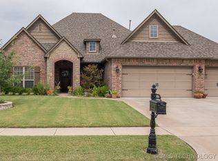 9204 N 95th East Pl, Owasso, OK 74055