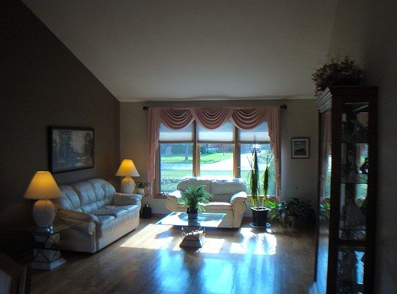 3rd image of 2217 Elmira Ave