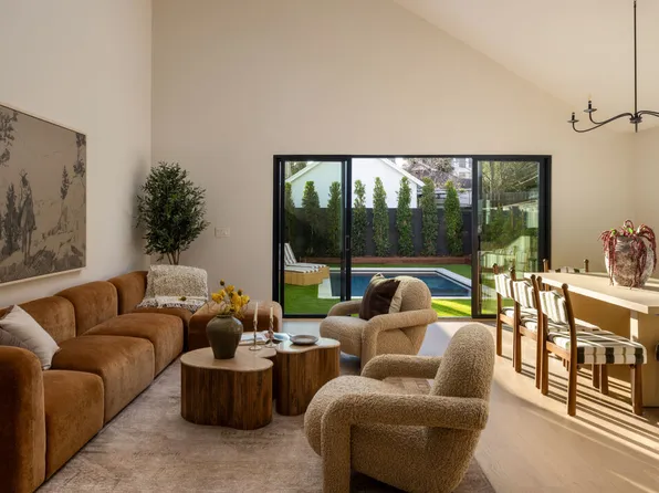 321 N Lucerne Blvd, Los Angeles, CA 90004