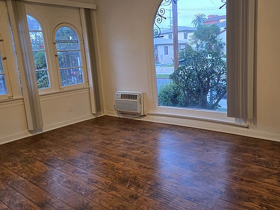 5th image of 829 N Formosa Ave #829
