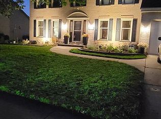 908 Wellington Cir, Aurora, IL 60506