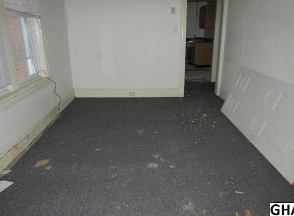 3rd image of 1850 Park St