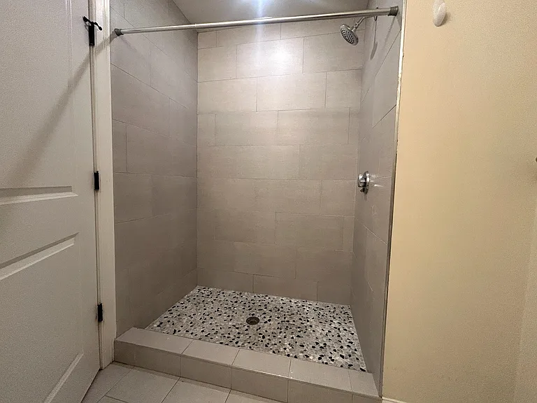 2747 Washington St #2 — Photo 8