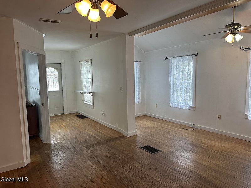 5th image of 8 Sarella Street