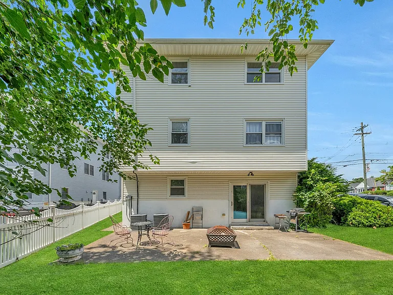 726 Saddle River Rd #2 — Photo 34