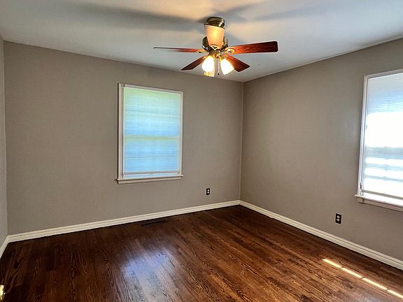 2nd image of 2624 Huntleigh Dr