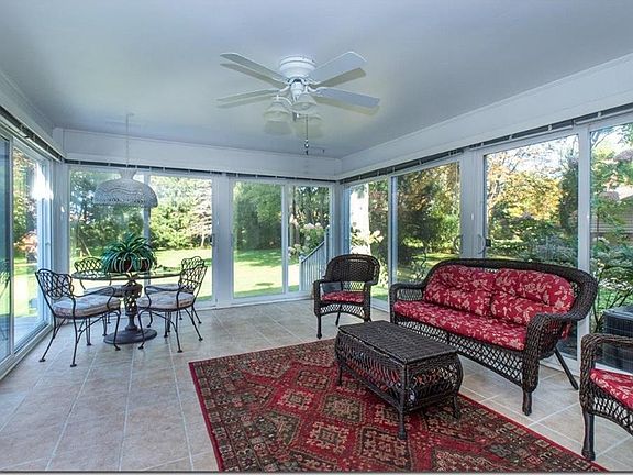 4th image of 2540 Snowberry Ln