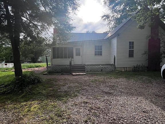 5th image of 7281 Banks Mill Rd